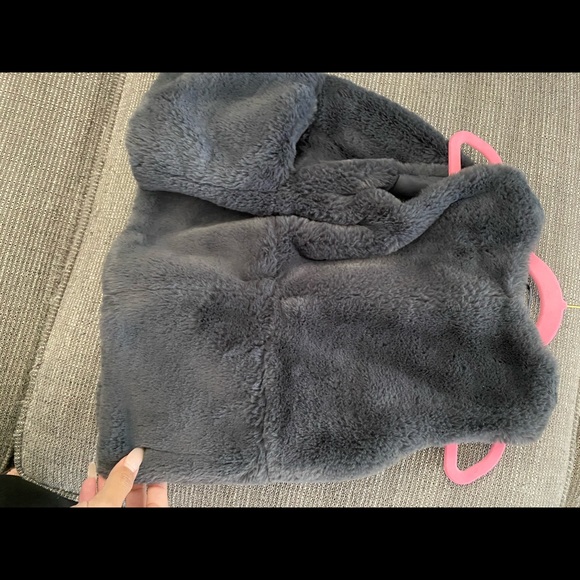 Zara Girls Fur Vest - Picture 3 of 3